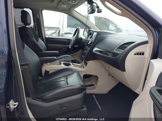 Auction sale of the 2016 Chrysler Town & Country, vin: 2C4RC1GG2GR302719, lot number: 12704922