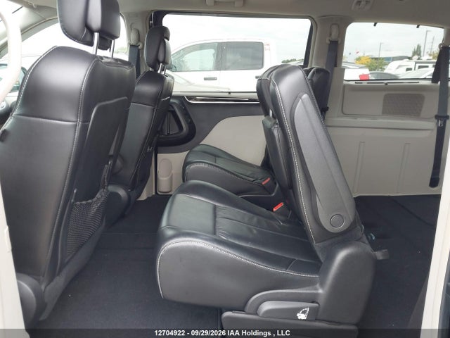 Auction sale of the 2016 Chrysler Town & Country, vin: 2C4RC1GG2GR302719, lot number: 12704922