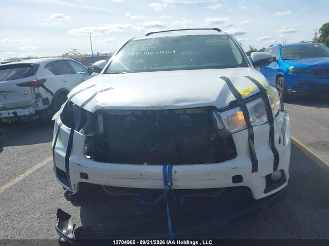 12704965 :رقم المزاد ، 5TDBKRFH2GS227671 vin ، 2016 Toyota Highlander Le مزاد بيع
