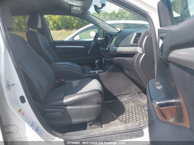 12704965 :رقم المزاد ، 5TDBKRFH2GS227671 vin ، 2016 Toyota Highlander Le مزاد بيع