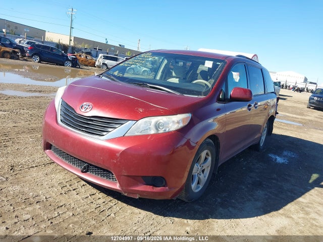 12704997 :رقم المزاد ، 5TDKK3DC2CS276948 vin ، 2012 Toyota Sienna Le مزاد بيع