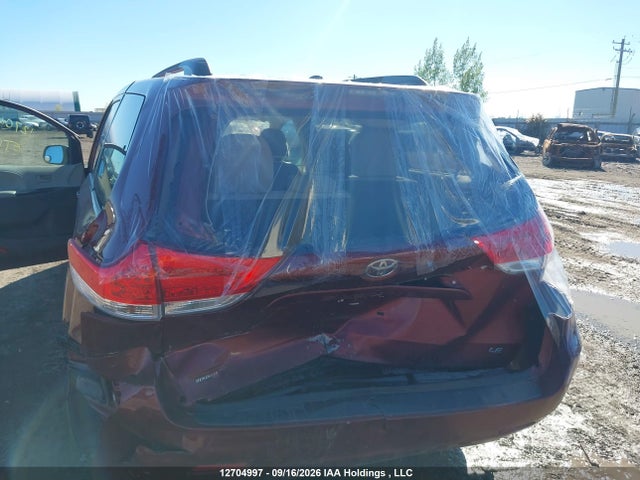 12704997 :رقم المزاد ، 5TDKK3DC2CS276948 vin ، 2012 Toyota Sienna Le مزاد بيع