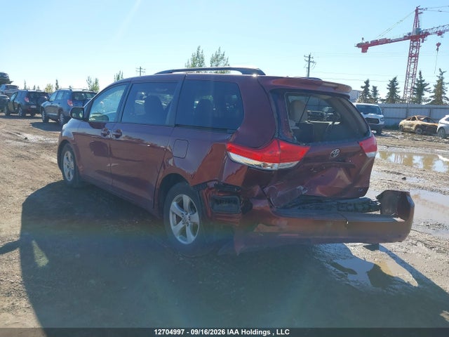 12704997 :رقم المزاد ، 5TDKK3DC2CS276948 vin ، 2012 Toyota Sienna Le مزاد بيع