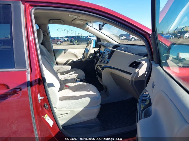 12704997 :رقم المزاد ، 5TDKK3DC2CS276948 vin ، 2012 Toyota Sienna Le مزاد بيع