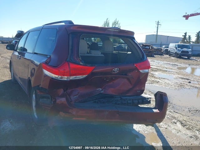12704997 :رقم المزاد ، 5TDKK3DC2CS276948 vin ، 2012 Toyota Sienna Le مزاد بيع