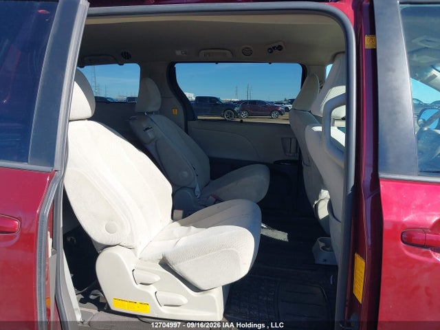 12704997 :رقم المزاد ، 5TDKK3DC2CS276948 vin ، 2012 Toyota Sienna Le مزاد بيع