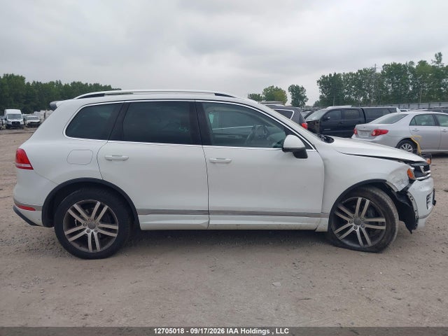 12705018 :رقم المزاد ، WVGHF7BP4HD001866 vin ، 2017 Volkswagen Touareg مزاد بيع