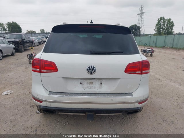 12705018 :رقم المزاد ، WVGHF7BP4HD001866 vin ، 2017 Volkswagen Touareg مزاد بيع