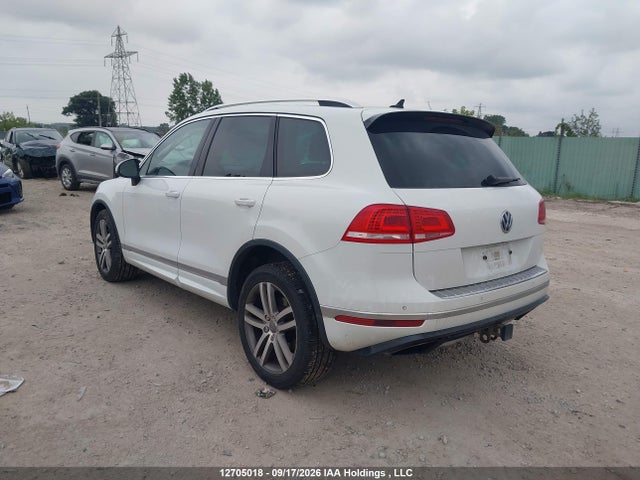 12705018 :رقم المزاد ، WVGHF7BP4HD001866 vin ، 2017 Volkswagen Touareg مزاد بيع