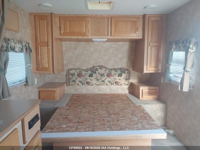 Продажа на аукционе авто 2004 Keystone Keystone, vin: 4YDT21F274E310951, номер лота: 12705022