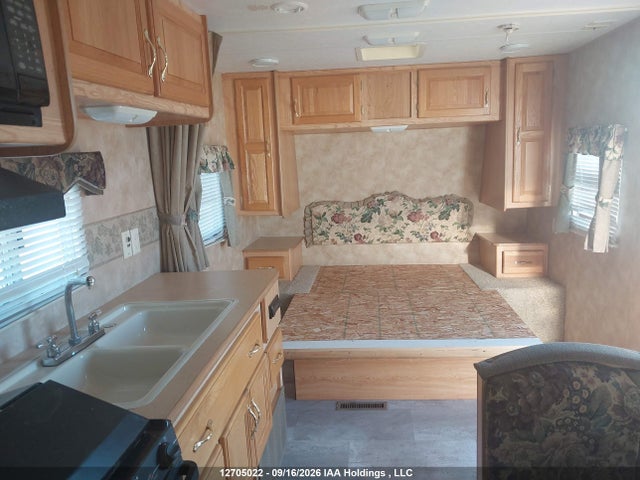 Продажа на аукционе авто 2004 Keystone Keystone, vin: 4YDT21F274E310951, номер лота: 12705022