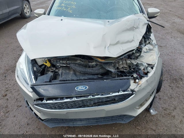 1FADP3F27FL272050 Ford FOCUS SE
