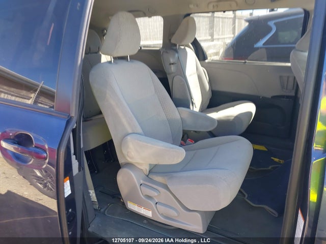 5TDKZ3DC2LS053420 Toyota SIENNA LE