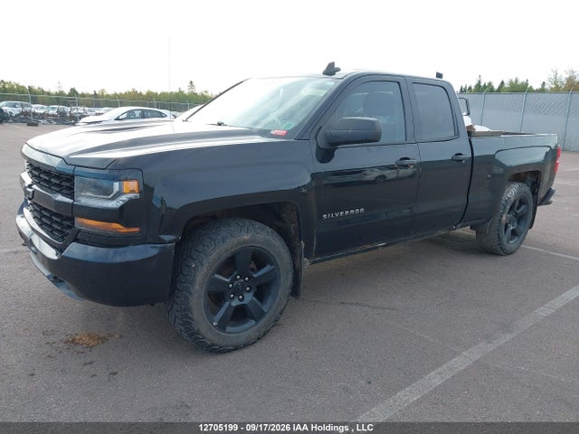 Chevrolet Silverado 1500 Custom 2018 1GCVKPEC1JZ181635 Image 2
