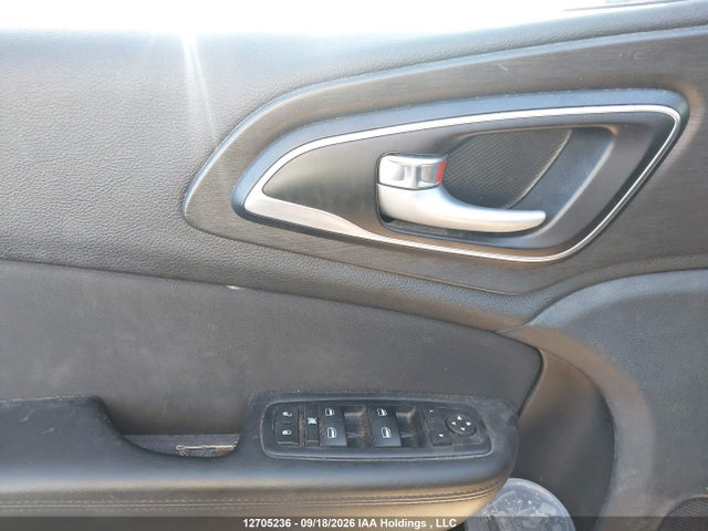 12705236 :رقم المزاد ، 1C3CCCFB6GN197885 vin ، 2016 Chrysler 200 Lx مزاد بيع