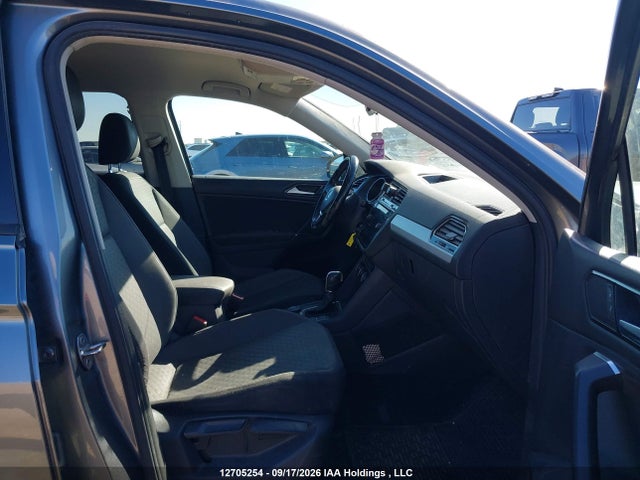 12705254 :رقم المزاد ، 3VV0B7AX7JM079049 vin ، 2018 Volkswagen Tiguan Trendline مزاد بيع