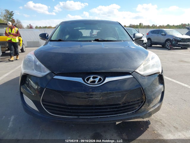 12705319 :رقم المزاد ، KMHTC6AD6DU091083 vin ، 2013 Hyundai Veloster Tech مزاد بيع
