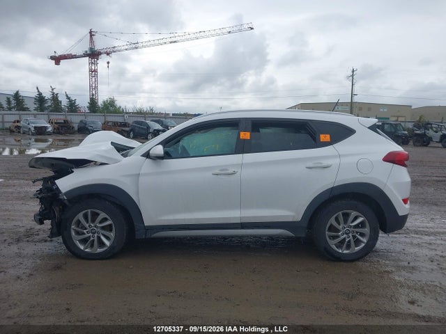 2017 Hyundai Tucson Premium მანქანა იყიდება აუქციონზე, vin: KM8J3CA41HU281899, აუქციონის ნომერი: 12705337