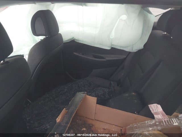 2017 Hyundai Tucson Premium მანქანა იყიდება აუქციონზე, vin: KM8J3CA41HU281899, აუქციონის ნომერი: 12705337