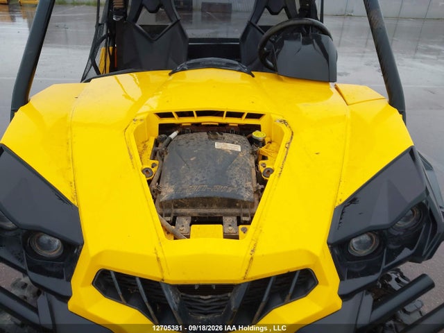 12705381 :رقم المزاد ، 3JBKKAP2XHJ001024 vin ، 2017 Can-am Commander 1000 Xt/1000 Xt-p مزاد بيع