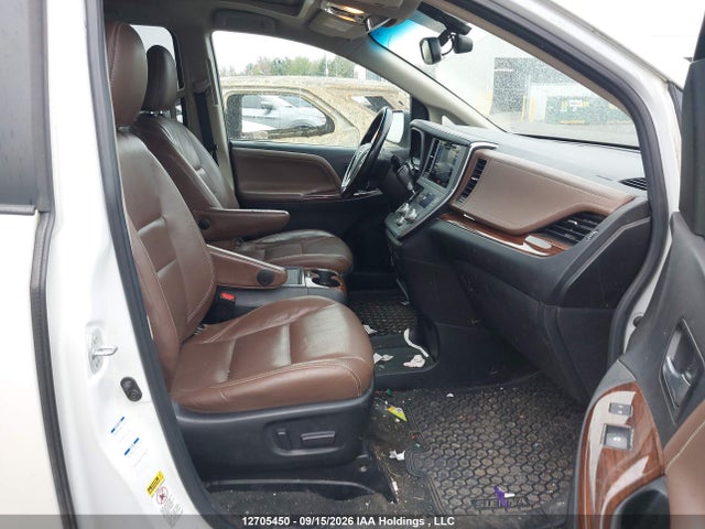 5TDDZ3DC9HS172436 Toyota Sienna