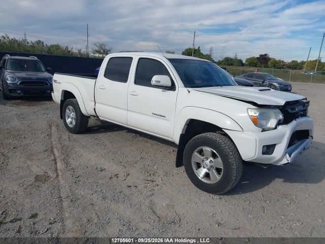 12705601 :رقم المزاد ، 5TFMU4FN1FX027028 vin ، 2015 Toyota Tacoma V6 مزاد بيع