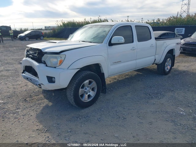 12705601 :رقم المزاد ، 5TFMU4FN1FX027028 vin ، 2015 Toyota Tacoma V6 مزاد بيع
