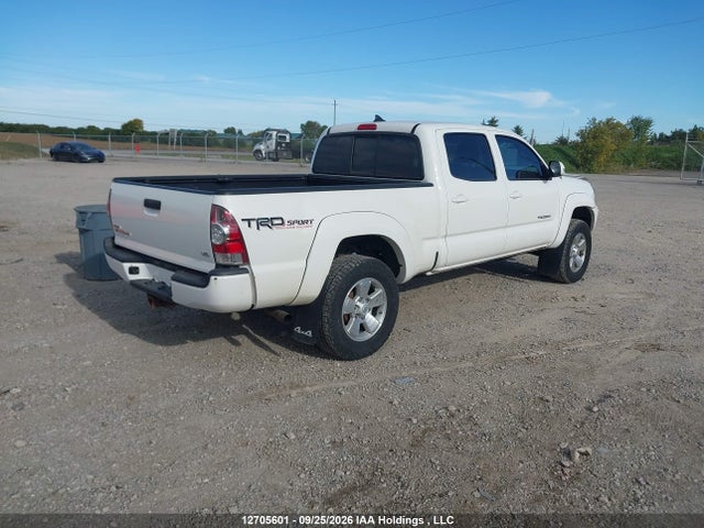 12705601 :رقم المزاد ، 5TFMU4FN1FX027028 vin ، 2015 Toyota Tacoma V6 مزاد بيع