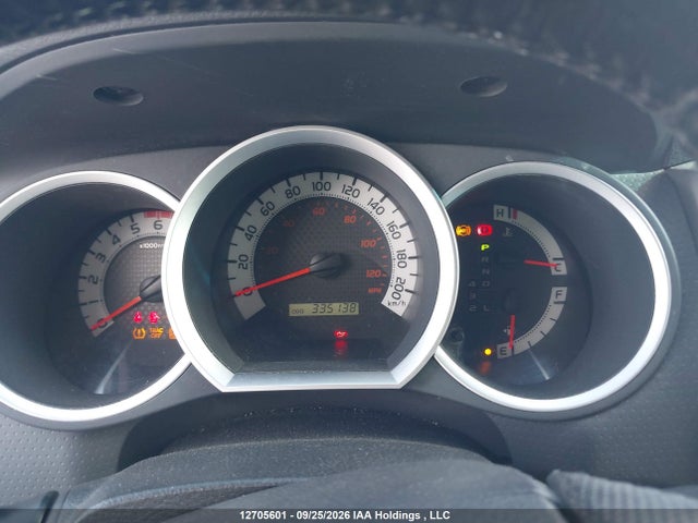 12705601 :رقم المزاد ، 5TFMU4FN1FX027028 vin ، 2015 Toyota Tacoma V6 مزاد بيع