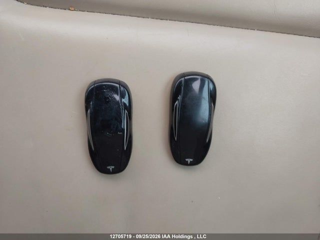 Tesla Model S 85d 2015 5YJSA1H26FF095756 Image 11