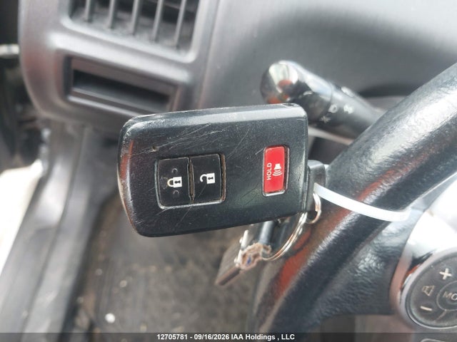 JTDZN3EUXHJ056751 Toyota PRIUS V