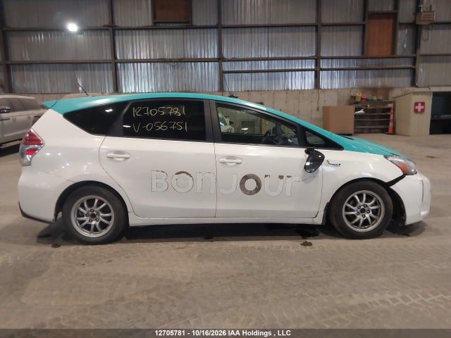JTDZN3EUXHJ056751 Toyota PRIUS V