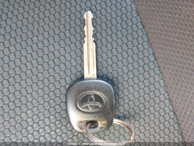 12705811 :رقم المزاد ، 2T1KR32E68C715892 vin ، 2008 Toyota Matrix Xr مزاد بيع