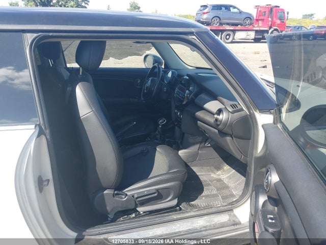 Продаж на аукціоні авто 2015 Mini 3 Door Cooper, vin: WMWXM5C50FT939371, номер лоту: 12705833