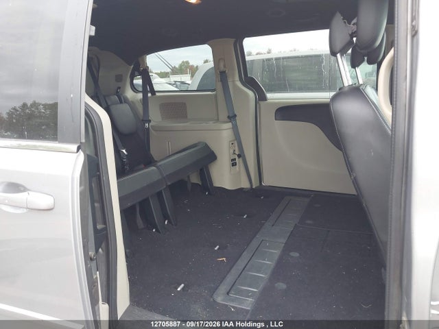 Продажа на аукционе авто 2016 Dodge Grand Caravan Se/sxt, vin: 2C4RDGBG6GR372733, номер лота: 12705887