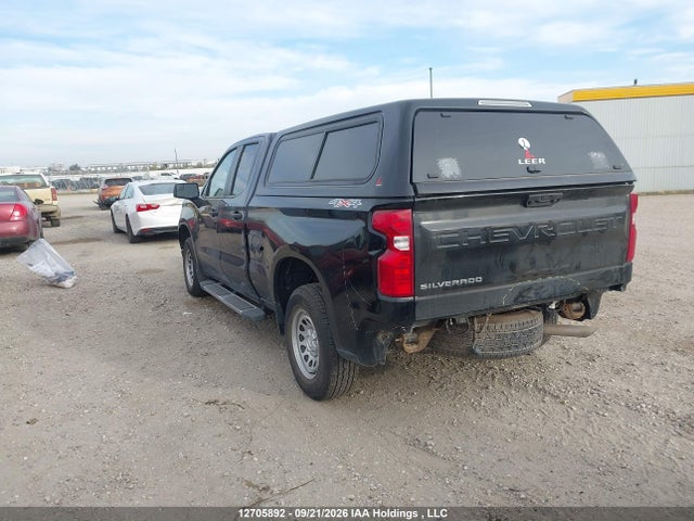 Chevrolet Silverado K1500 2023 1GCRDAEK5PZ267569 Image 3