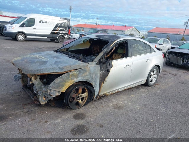 Chevrolet Cruze 2014 1G1PC5SB6E7128963 Image 2