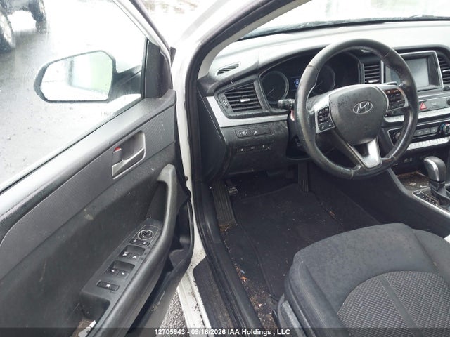 Hyundai SONATA SE 2019 5NPE24AF0KH793851 Image 17