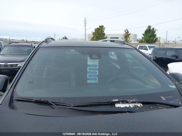Toyota RAV4 2018 JTMJJREV6JD252162 Image 16