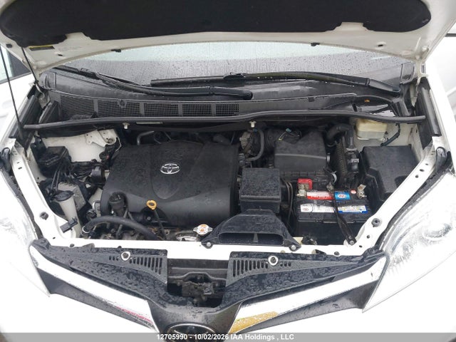 Toyota Sienna 2018 5TDJZ3DC2JS204085 Image 10