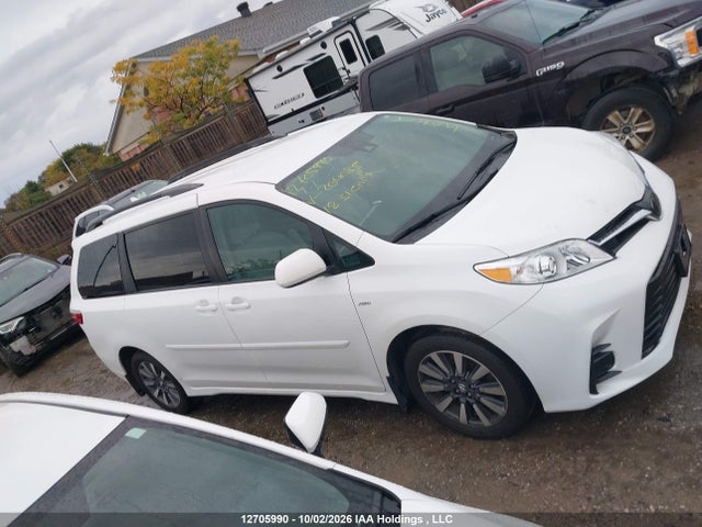 Toyota Sienna 2018 5TDJZ3DC2JS204085 Image 13