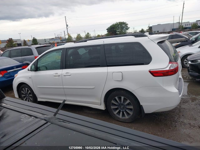 Toyota Sienna 2018 5TDJZ3DC2JS204085 Image 14