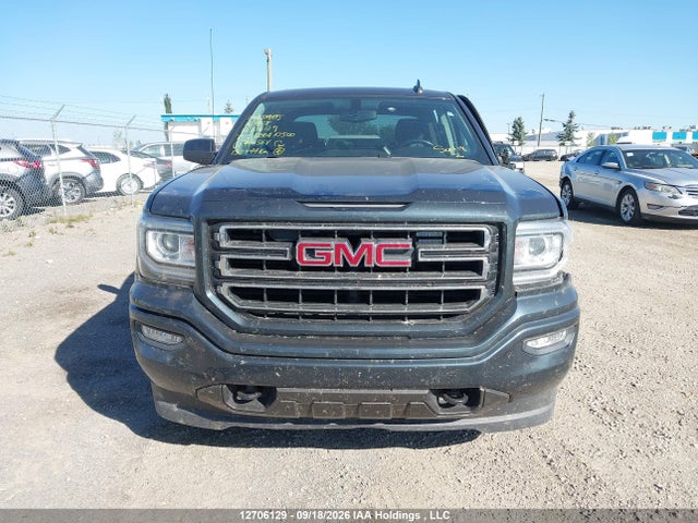 12706129 :رقم المزاد ، 3GTU2MEC3JG480568 vin ، 2018 Gmc Sierra K1500 Sle مزاد بيع