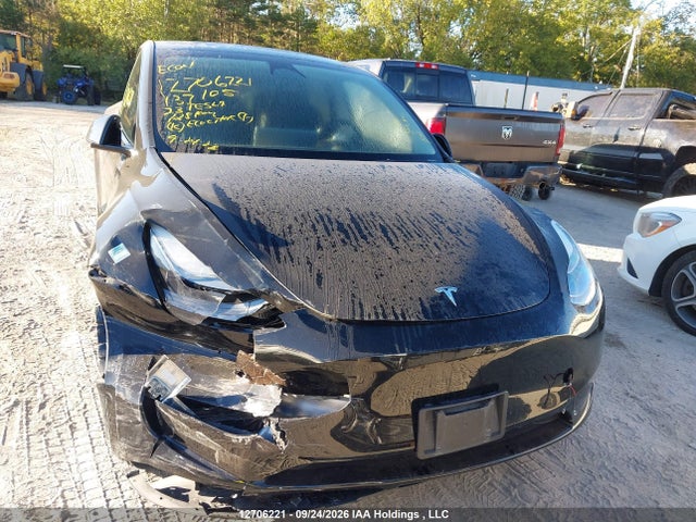 Tesla Model Y 2023 LRWYGDEE6PC137105 Image 11