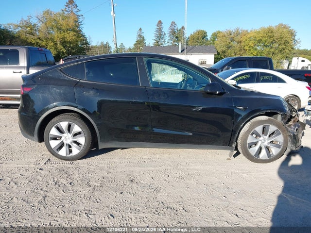 Tesla Model Y 2023 LRWYGDEE6PC137105 Image 12