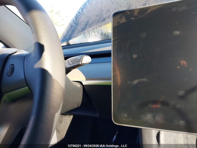 Tesla Model Y 2023 LRWYGDEE6PC137105 Image 18