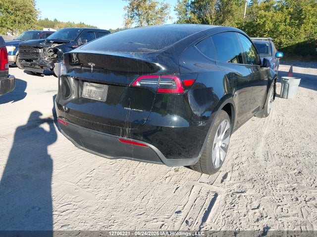 Tesla Model Y 2023 LRWYGDEE6PC137105 Image 4