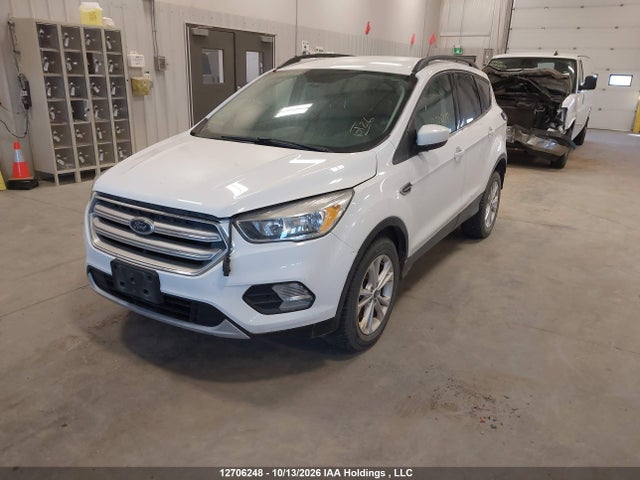 Ford ESCAPE SE 2018 1FMCU9GD2JUC80721 Image 2