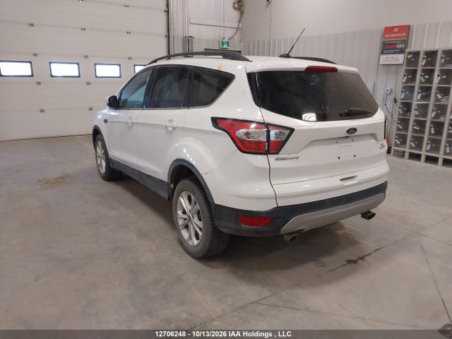 Ford ESCAPE SE 2018 1FMCU9GD2JUC80721 Image 3
