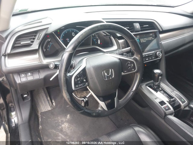 Honda Civic Touring 2019 2HGFC1F90KH100385 Image 18